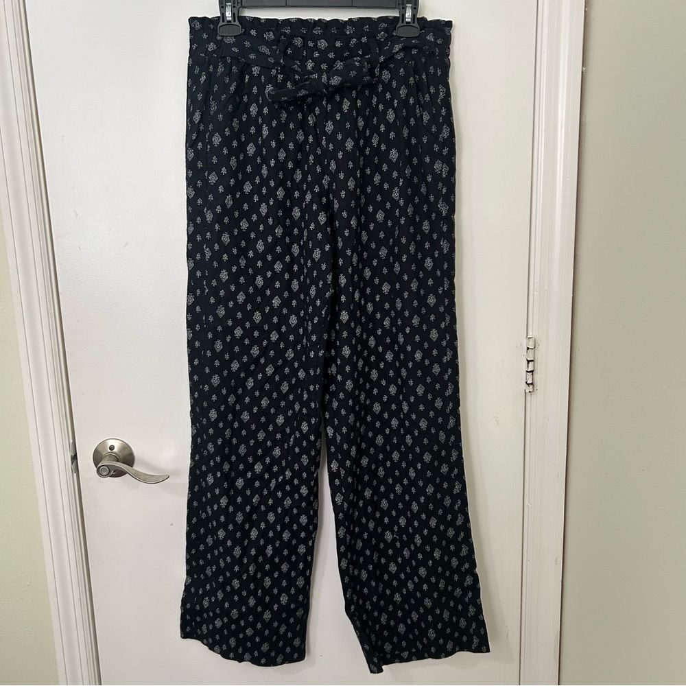 Jolt | Black and White print paperbag pants | Size Medium